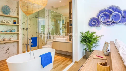 Modern 1-Bedroom Deluxe Condo in Kamala Falls