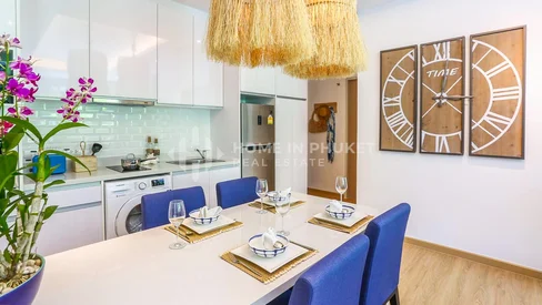 Modern 1-Bedroom Deluxe Condo in Kamala Falls