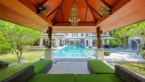 6 Bedroom Grand Marina Estate in Boat Lagoon