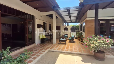 Villa avec 3 chambres et piscine de style balinais à Pasak Cherngtalay