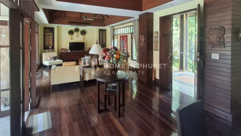 Villa avec 3 chambres et piscine de style balinais à Pasak Cherngtalay