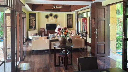 Villa avec 3 chambres et piscine de style balinais à Pasak Cherngtalay
