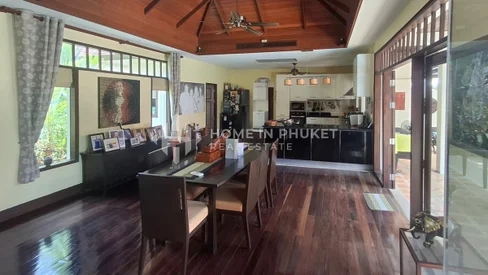 Villa avec 3 chambres et piscine de style balinais à Pasak Cherngtalay