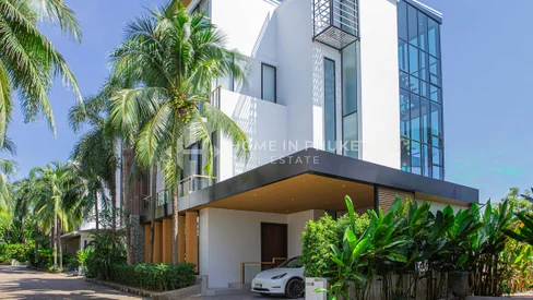 Penthouse Style 4 Storey Home