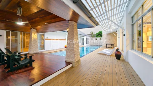 5 Bedroom Pool Villa Retreat in Chalong
