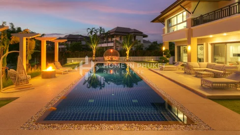 Lagoon View 4-Bed Villa in Laguna