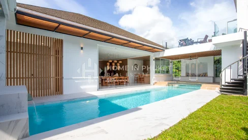 Villa moderne de 4 chambres avec piscine et toit-terrasse à Kamala