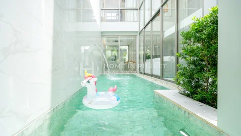 三层三卧室泳池住宅