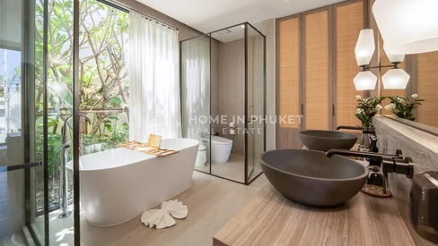 4 Bedroom Pool Villa in Kata