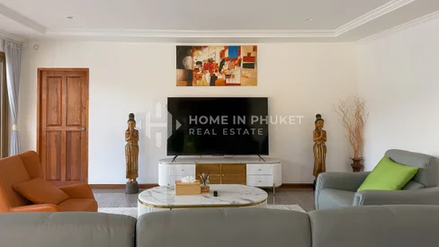 7 Bedrooms Seaview Villa in Kata