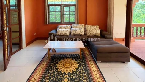 Spacious 4 bedroom Pool Villa in Karon