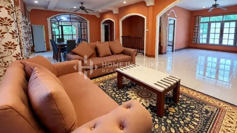 Spacious 4 bedroom Pool Villa in Karon