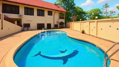 Spacious 4 bedroom Pool Villa in Karon