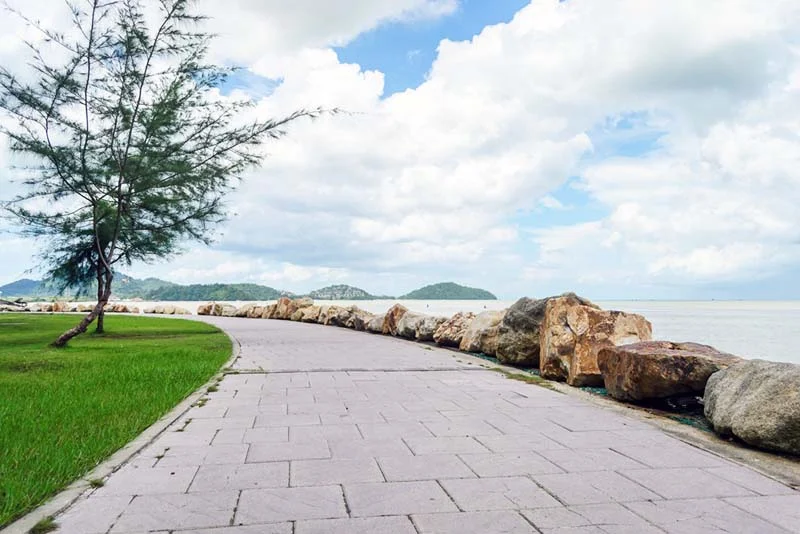 The pedestrian path along the beach at Saphan Hin in Phuket Town