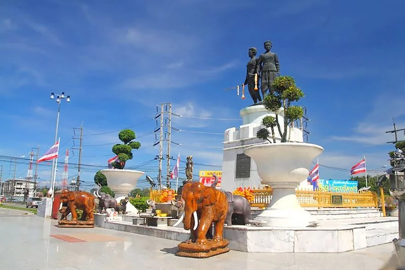 The Heroine's Monument at the center of the traffic circle in Thalang