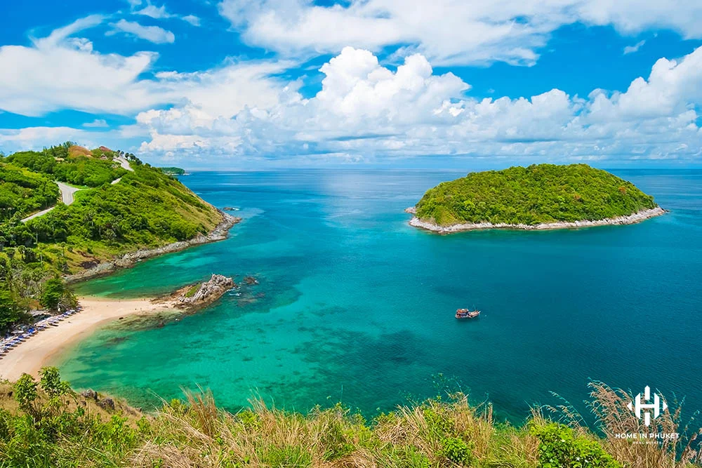 View over Ya Nui Bay with a small fishing boat